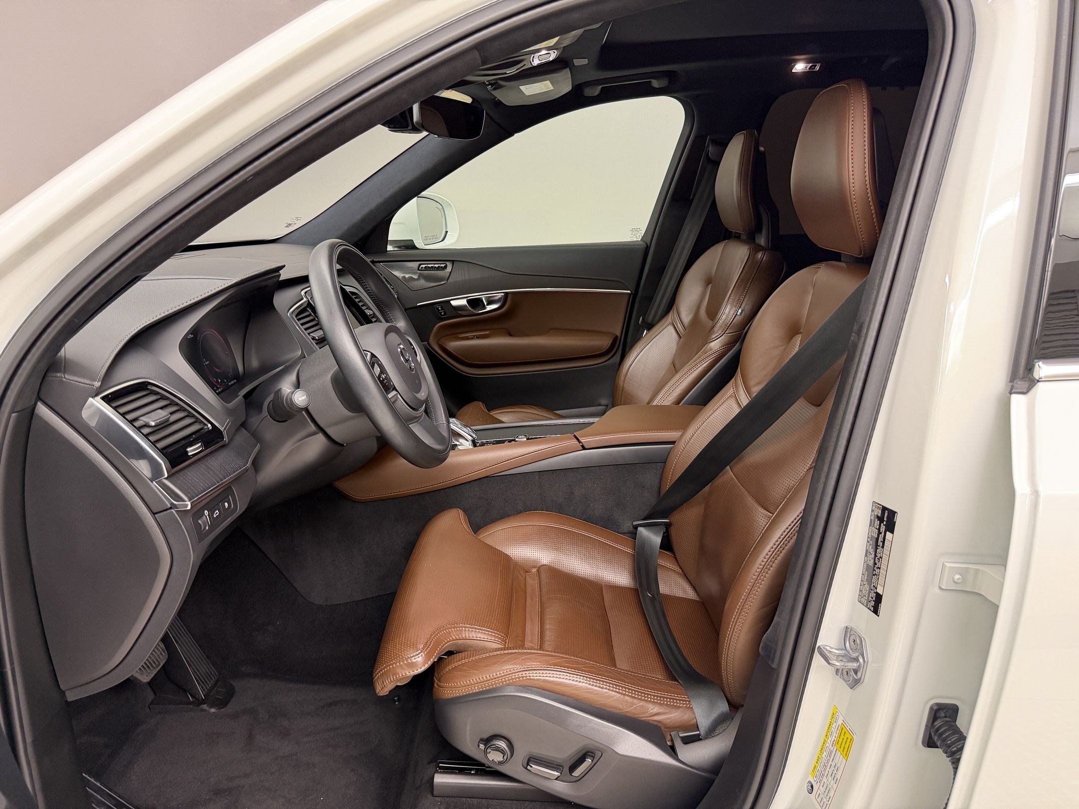 Used 2022 Volvo XC90 T8 Inscription AWD/4WD image 5