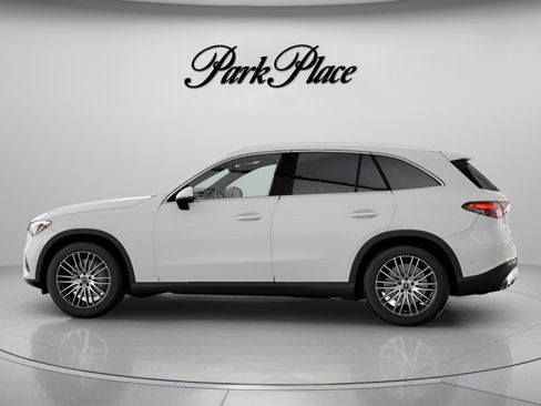 Used 2026 Mercedes-Benz GLC 300 image 11