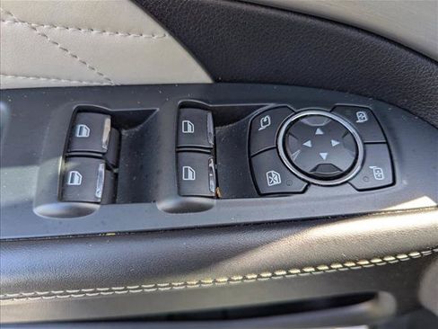 Used 2019 Ford Explorer Platinum AWD/4WD image 10