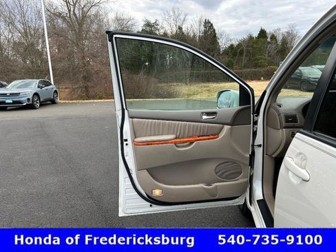 Used 2007 Toyota Sienna XLE image 14