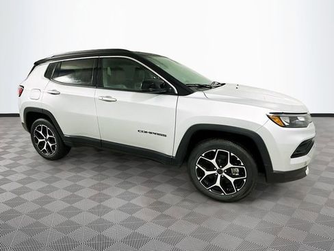 New 2026 Jeep Compass Limited image 3