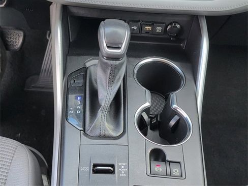 Used 2021 Toyota Highlander LE image 16