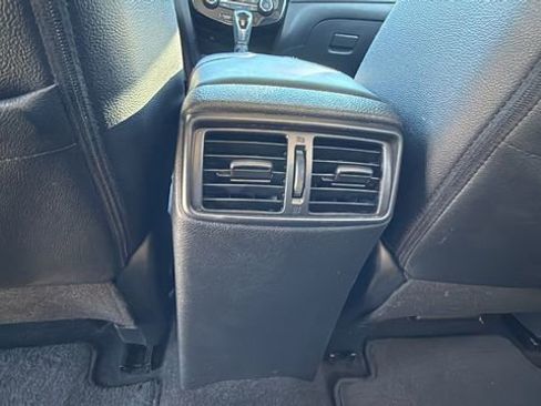 Used 2020 Nissan Rogue SL w/ Premium Package image 25