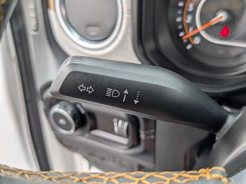 Used 2024 Jeep Wrangler Unlimited Sahara AWD/4WD image 32