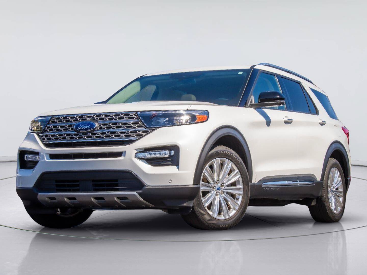 Used 2023 Ford Explorer Limited w/ Limited Technology Package RWD image 1