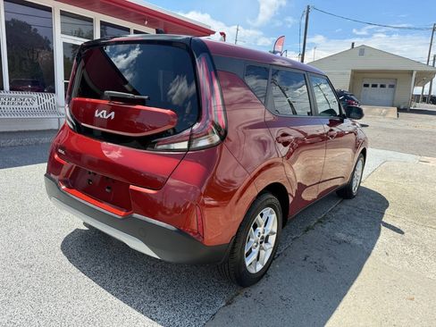 Used 2023 Kia Soul LX w/ Option Group 015 FWD image 9