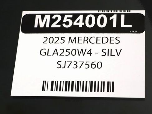 Certified 2025 Mercedes-Benz GLA 250 4MATIC image 33