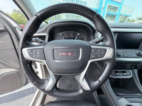 Used 2020 GMC Acadia SLT AWD/4WD image 13