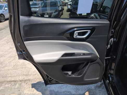 Used 2025 Jeep Compass Limited AWD/4WD image 25