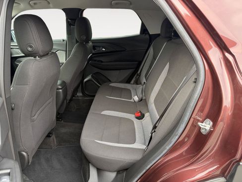 Used 2022 Chevrolet TrailBlazer LT w/ LPO, Blackout Package image 17