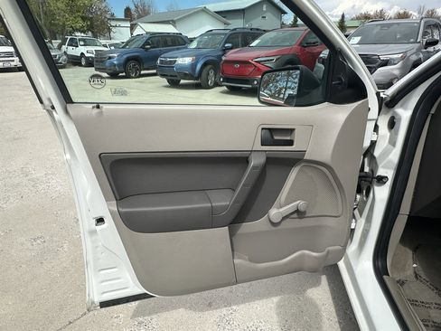 Used 2009 Ford Focus S FWD image 48