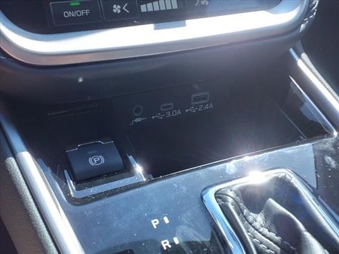 New 2025 Subaru Outback Premium image 14