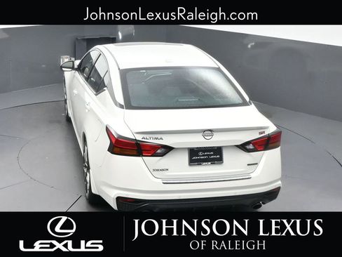 Used 2023 Nissan Altima 2.0 SR FWD image 26