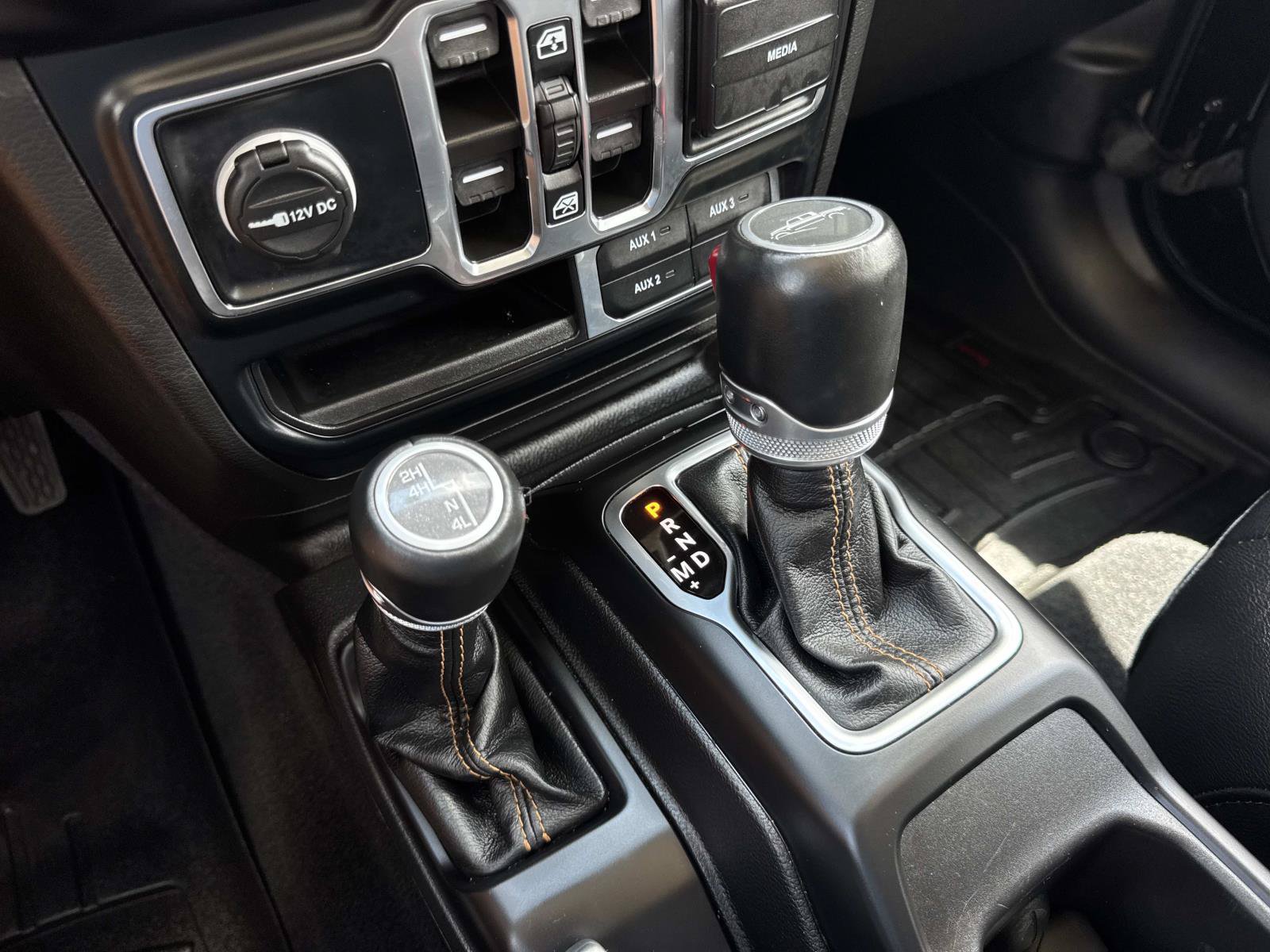 Used 2023 Jeep Gladiator Overland AWD/4WD image 26