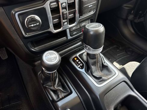 Used 2023 Jeep Gladiator Overland AWD/4WD image 26