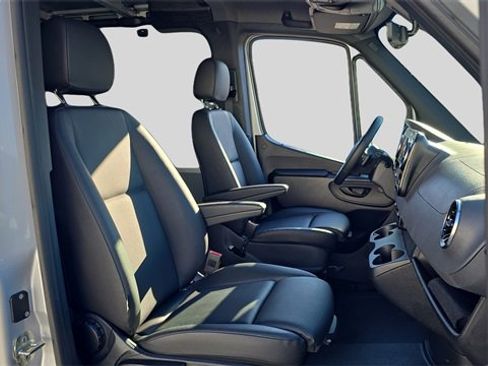 Used 2024 Mercedes-Benz Sprinter 144 Cargo image 15