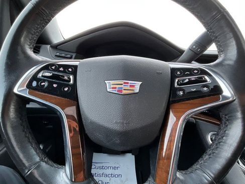 Used 2020 Cadillac Escalade ESV Premium Luxury image 12