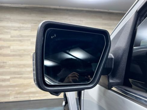 Used 2023 Ford F150 Lariat w/ Trailer Tow Package image 29