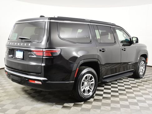 Used 2024 Jeep Wagoneer 4WD w/ HD Trailer Tow Package image 6