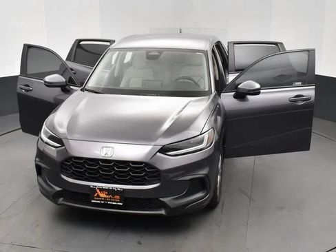 Used 2024 Honda HR-V LX image 10
