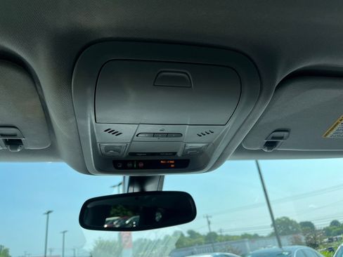 Used 2019 Chevrolet Blazer LT FWD image 44