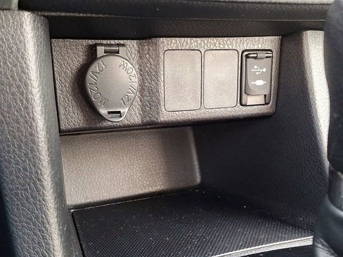 Used 2019 Toyota Corolla SE image 23