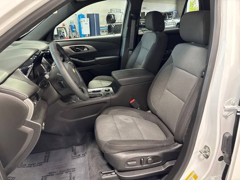Used 2023 Chevrolet Traverse LT AWD/4WD image 9