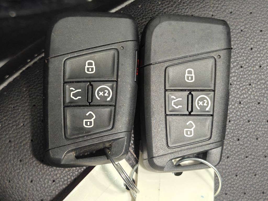 Used 2023 Volkswagen Jetta SE FWD image 11