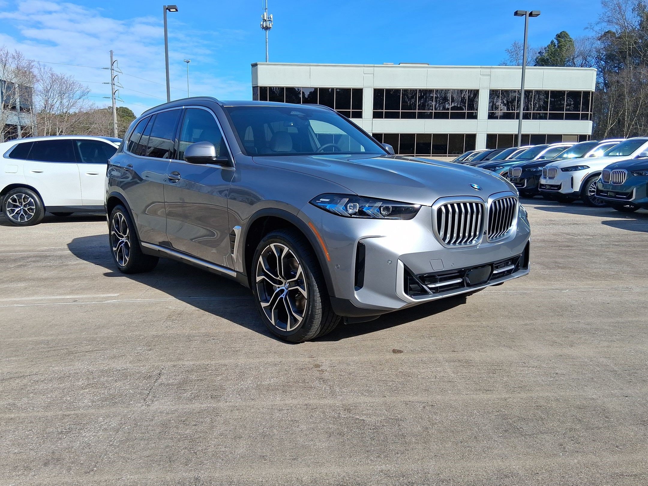 Used 2026 BMW X5 xDrive40i w/ Premium Package AWD/4WD image 7