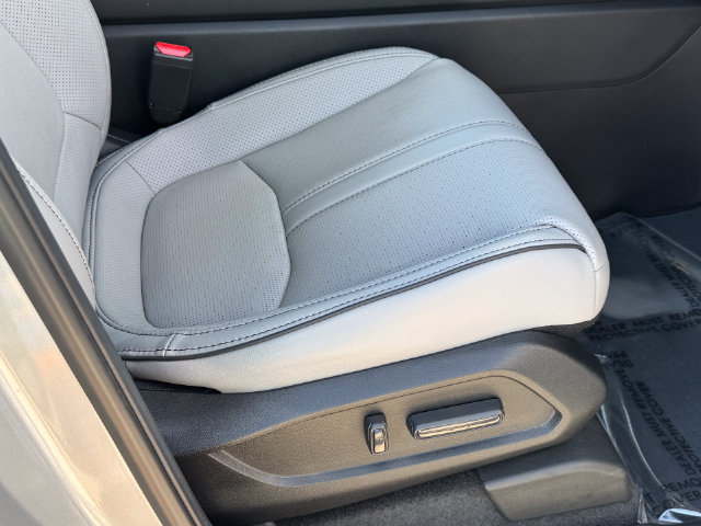 Used 2023 Honda Pilot Elite image 11