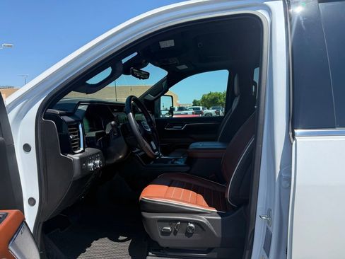 Used 2024 GMC Sierra 3500 Denali Ultimate AWD/4WD image 13
