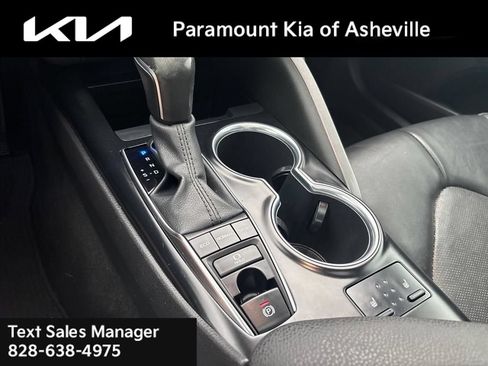 Used 2020 Toyota Camry XSE FWD image 16
