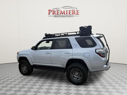 Used 2018 Toyota 4Runner TRD Off-Road Premium w/ TRD Performance Package image 4