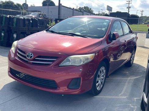 Used 2013 Toyota Corolla LE FWD image 3