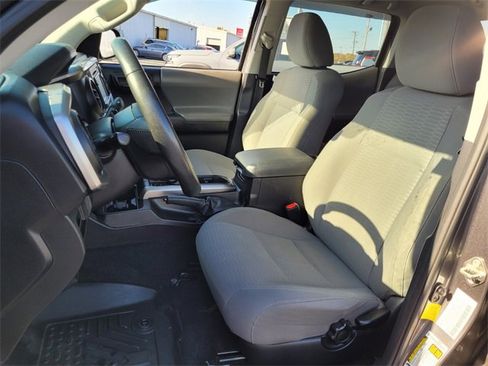 Used 2016 Toyota Tacoma SR5 image 5