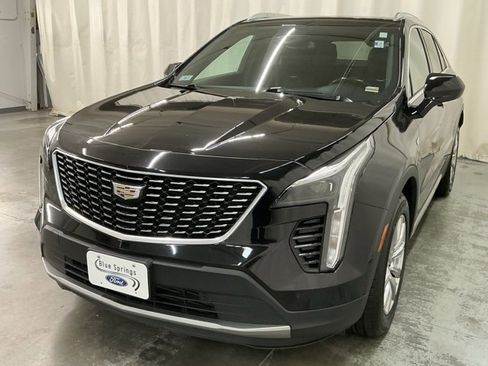 Used 2019 Cadillac XT4 Premium Luxury w/ Cold Weather Package image 8