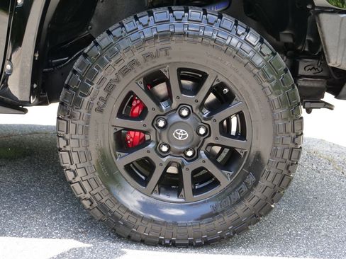 Used 2015 Toyota Tundra SR5 w/ TRD Off Road Package AWD/4WD image 11