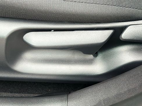 Used 2025 Toyota Corolla LE w/ Convenience Package image 23