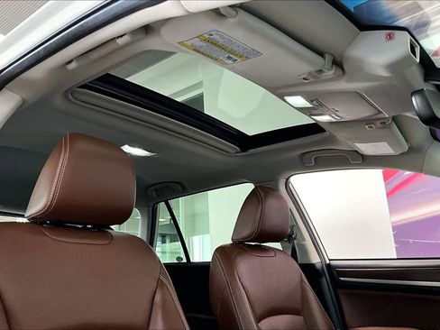 Used 2018 Subaru Outback 2.5i Touring w/ Popular Package #3 image 28