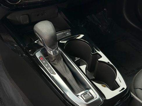 Used 2025 Chevrolet Trax ACTIV w/ Sunroof Package image 35