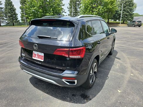 Used 2024 Volkswagen Taos SE AWD/4WD image 6