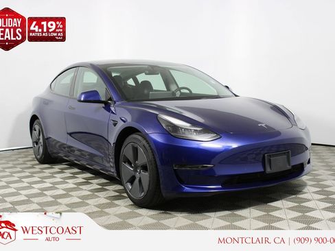 Used 2022 Tesla Model 3 Standard Range image 1