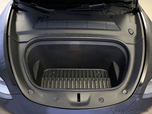 Used 2021 Tesla Model Y Performance image 32