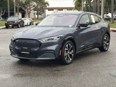 Used 2021 Ford Mustang Mach-E Premium image 8