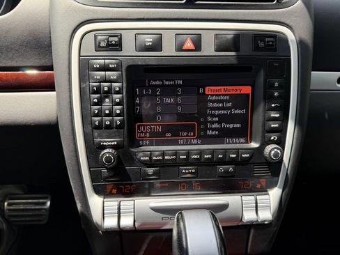 Used 2005 Porsche Cayenne Turbo AWD/4WD image 17