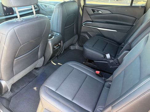 Used 2025 Chevrolet Traverse LT AWD/4WD image 26