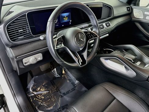 Used 2025 Mercedes-Benz GLS 450 4MATIC image 23