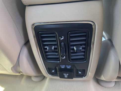 Used 2019 Jeep Grand Cherokee Overland RWD image 25