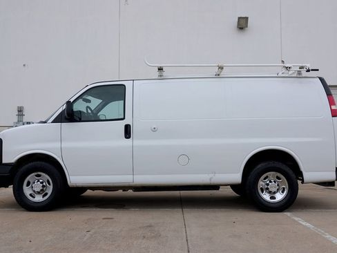 Used 2012 Chevrolet Express 2500 w/ Cold Climate Package image 12