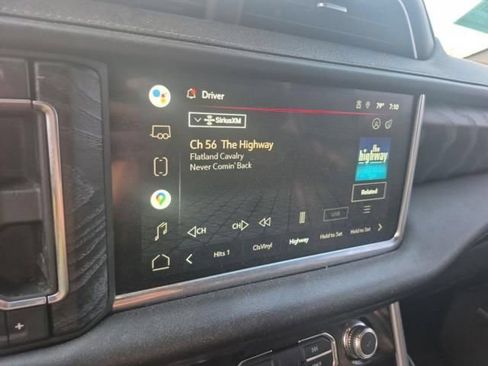 Used 2022 GMC Yukon XL Denali AWD/4WD image 7